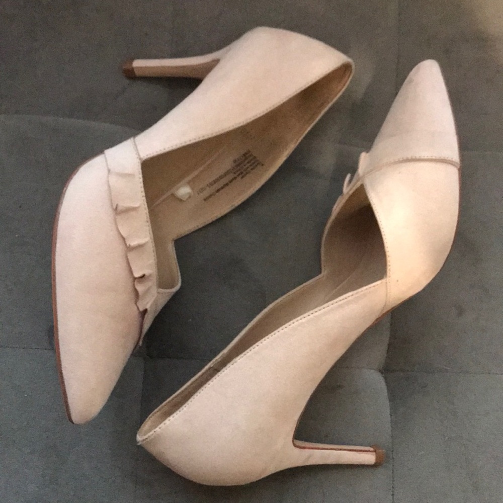 💕Blush ruffled low heels